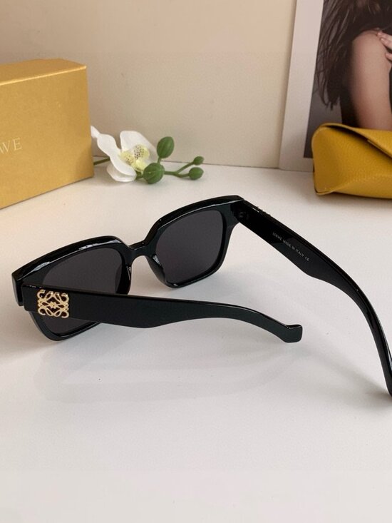 ✅NWT Authentic Loewe Sunglasses main image 5